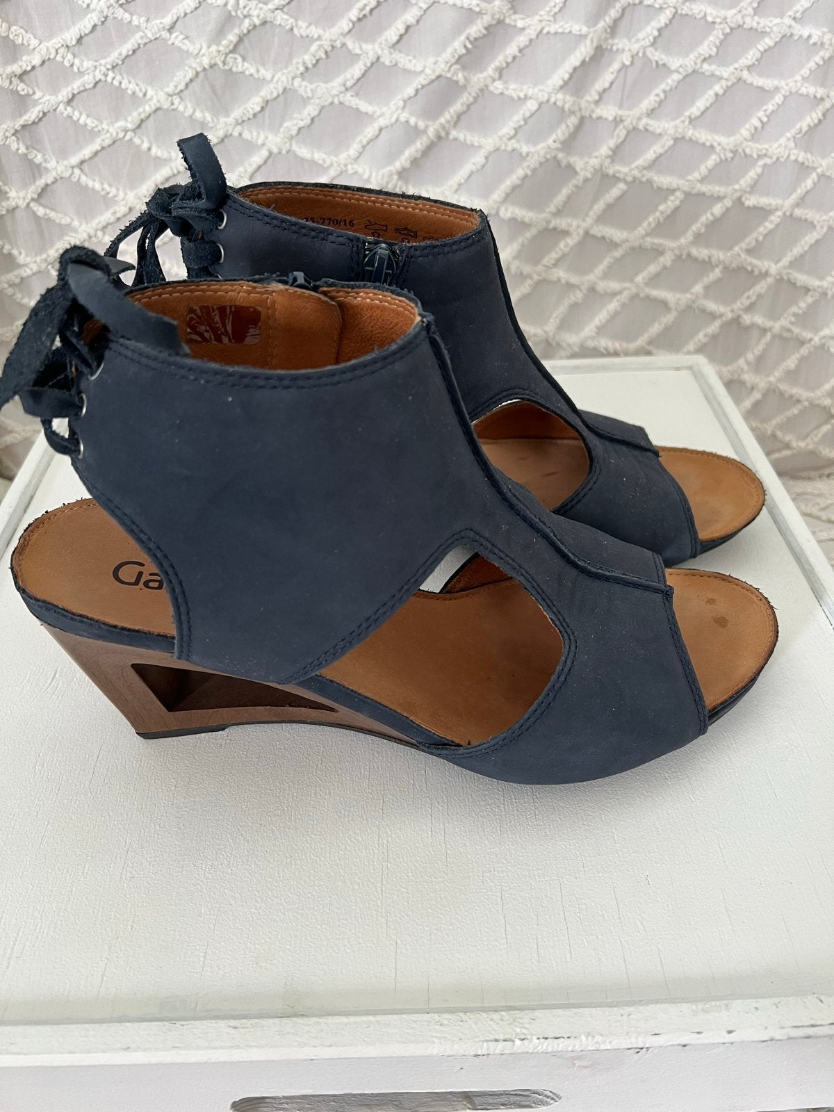 Gabor Sandalen met sleehak - Maat 8.5 (42.5), Kleding | Dames, Schoenen, Ophalen of Verzenden, Zo goed als nieuw, Blauw, Sandalen of Muiltjes