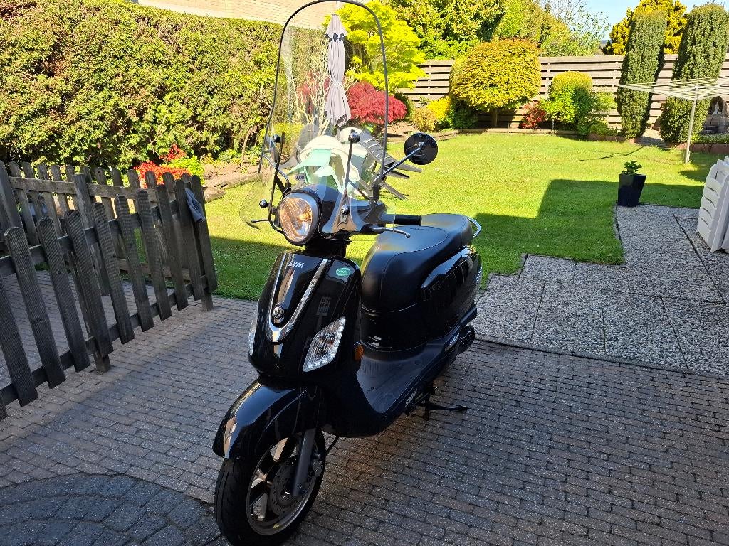 Nette Sym Fiddle 3 scooter met windscherm 25 km/h - LED, Ophalen, Gebruikt, SYM, Benzine