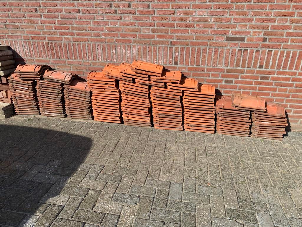Ruim 150 verbeterde Hollandse dakpannen, Ophalen, Steen of Klei, 5 tot 10 m², Zo goed als nieuw