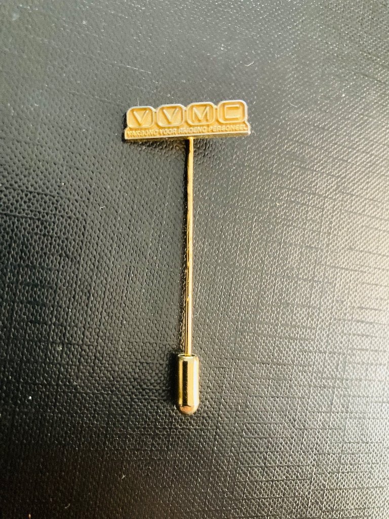 Speldje NS VVMC - goudkleurig, Ophalen of Verzenden, Zo goed als nieuw, Overige onderwerpen, Speldje of Pin