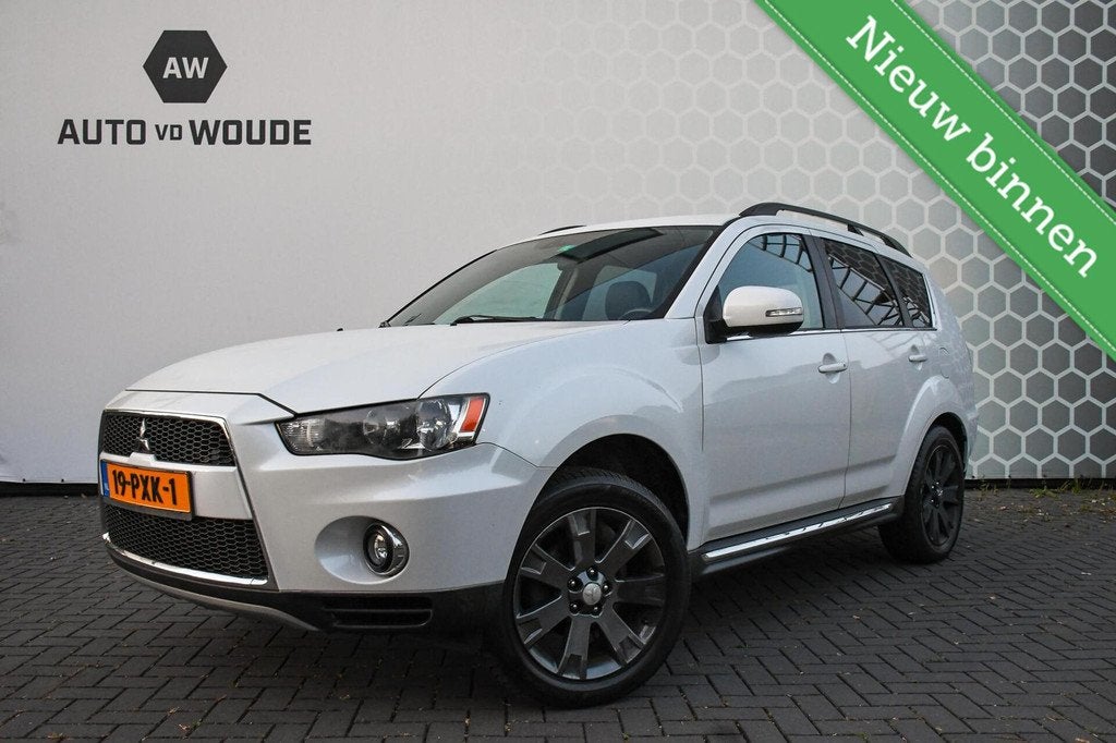 Mitsubishi Outlander 2.0 Intro Edition Trekhaak PDC, Stof, 4 cilinders, Wit, Origineel Nederlands