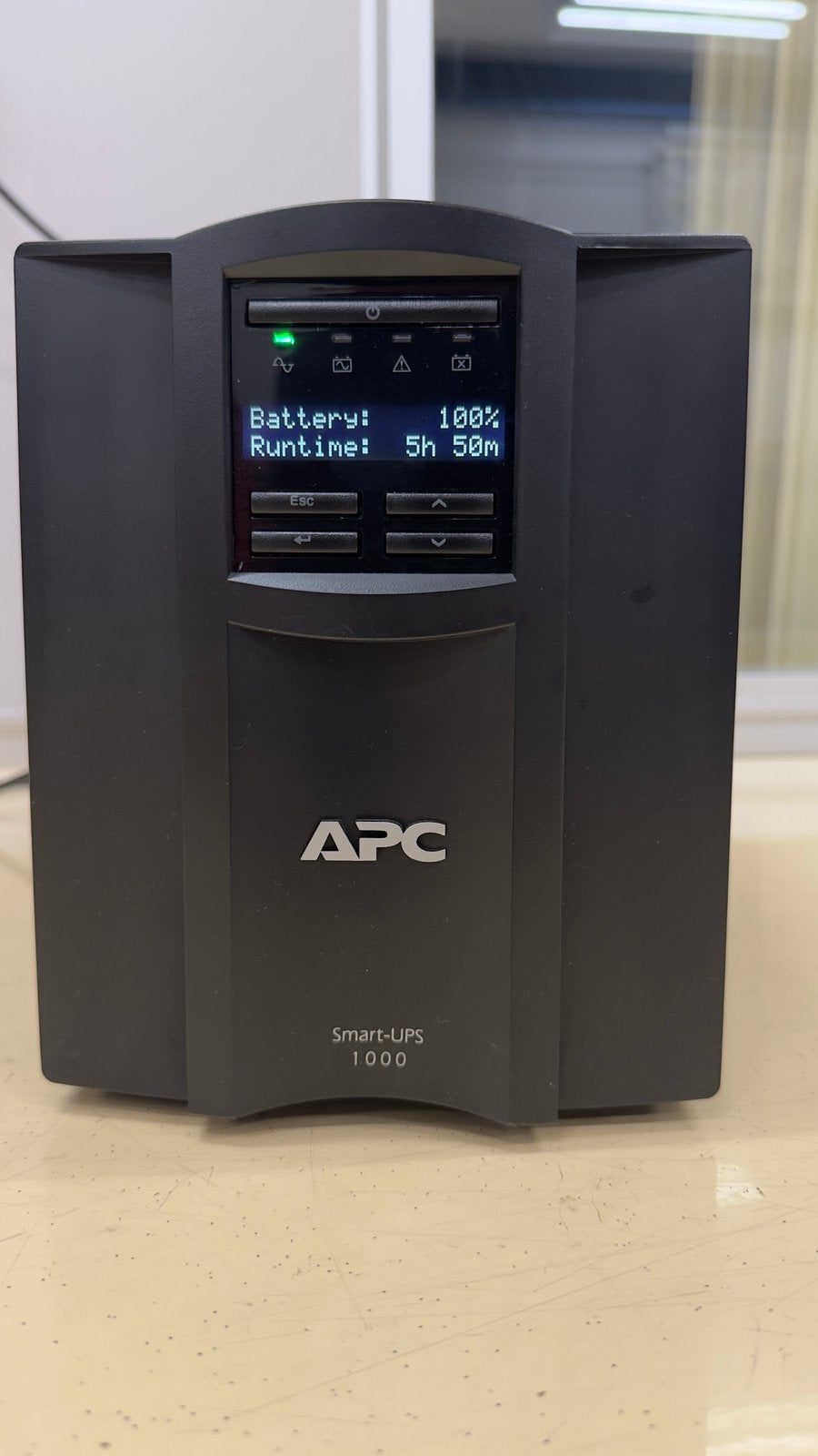 APC Smart-UPS 1000VA (SMT1000I) LCD, Computers en Software, Ophalen, Gebruikt