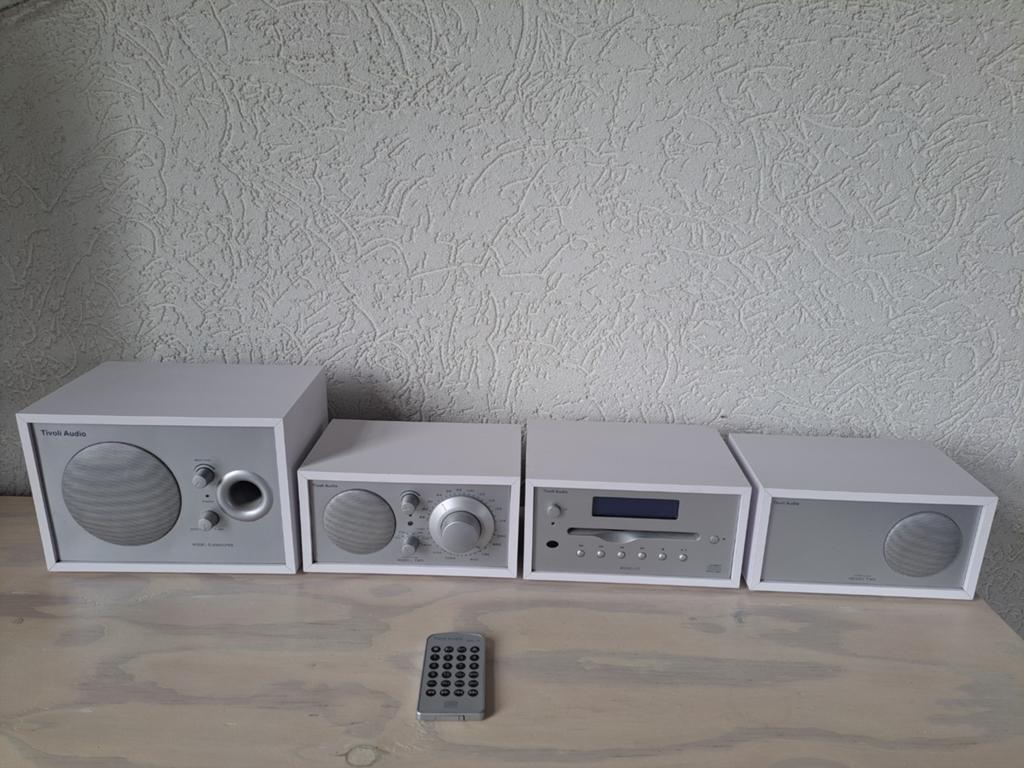 Tivoli Audio set: Subwoofer, Tuner, CD-speler, Speaker, Overige merken, Gebruikt, Tuner of Radio, Losse componenten