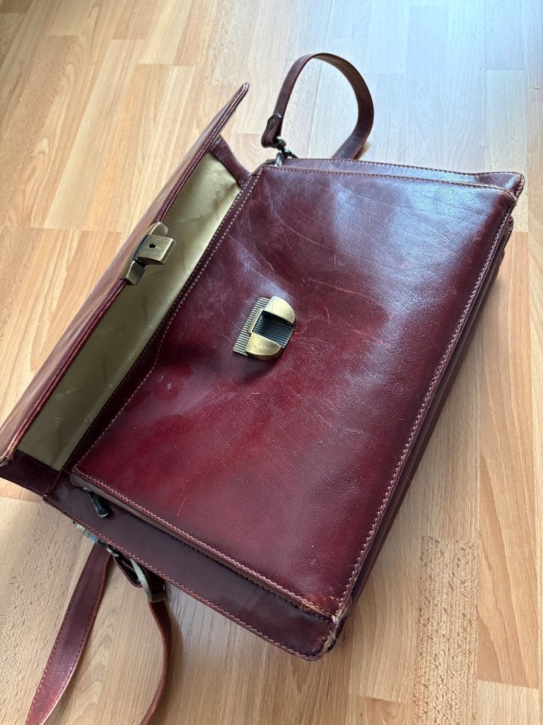 Aktetas, bruin leer, Sieraden, Tassen en Uiterlijk, Ophalen, Zo goed als nieuw, Minder dan 35 cm, Slot