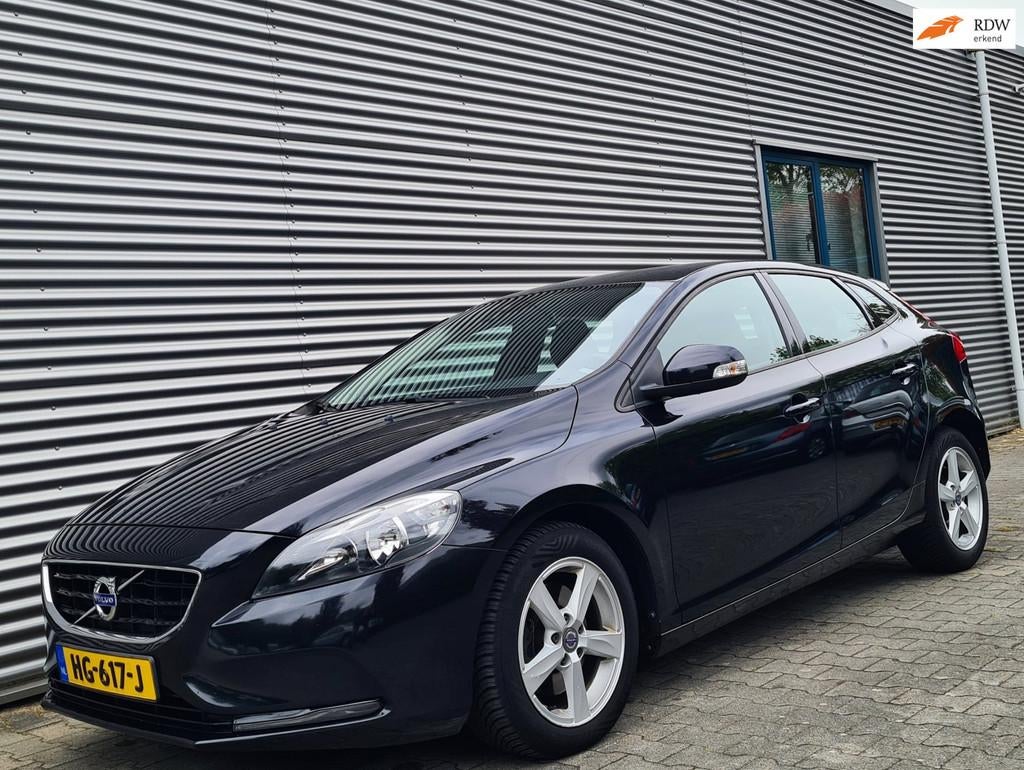 Volvo V40 1.6 D2 Momentum AUT 10-2014 Black Sapphire Metalli, Auto's, Euro 5, Stof, 4 cilinders, 700 kg
