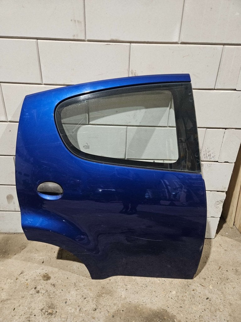 RECHTER ACHTERDEUR PEUGEOT 107 / CITROEN C1  DONKERBLAUW, Auto-onderdelen, Niet ingevuld, Citroën, Deur, Rechts