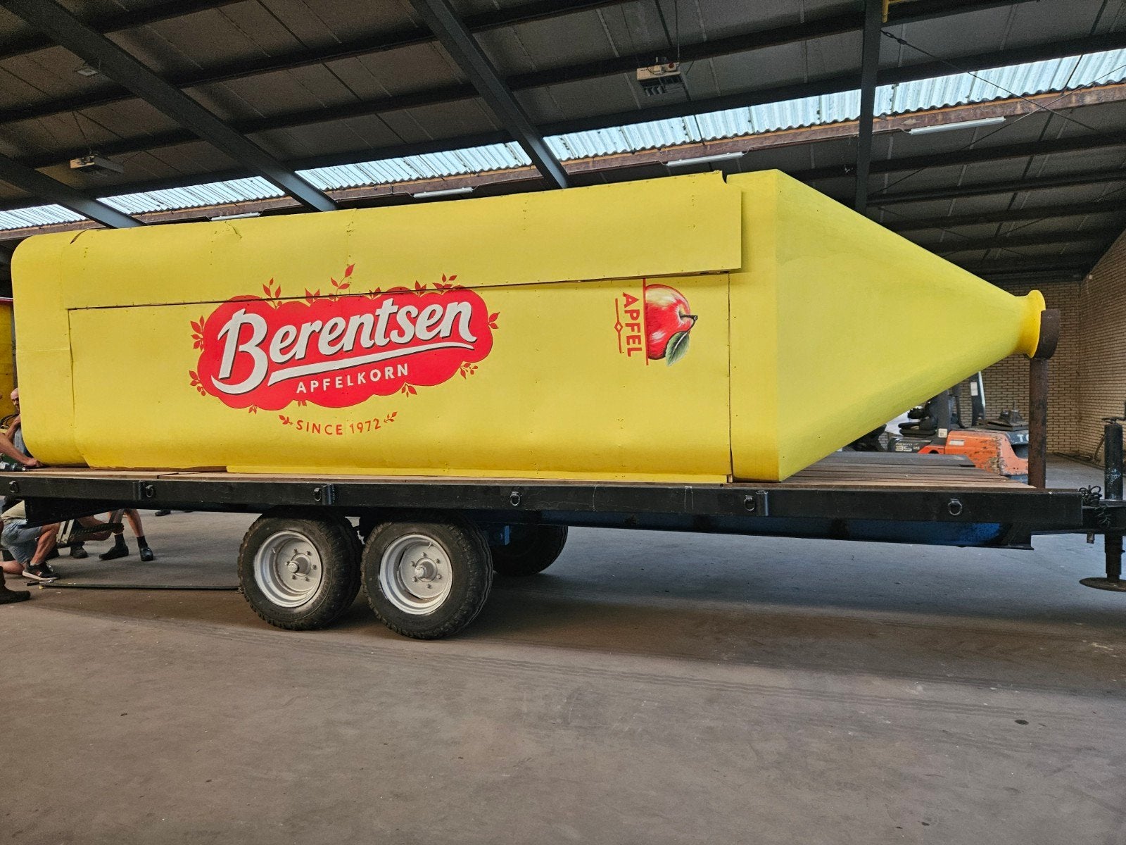 Te koop. Silo, fles voor carnaval, optocht, buurtfeest., Ophalen