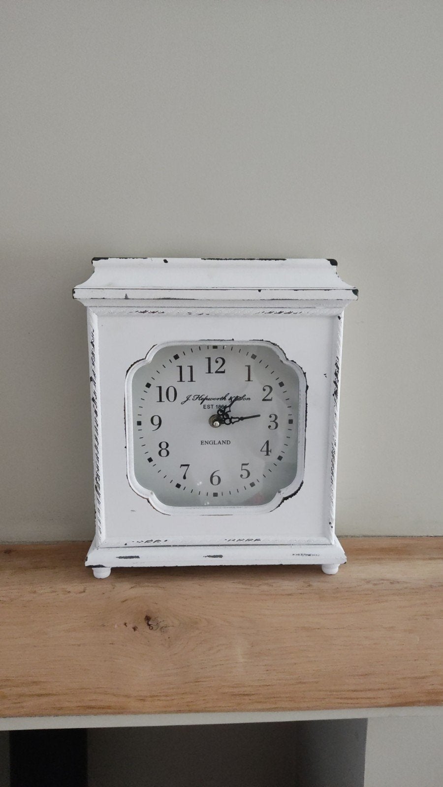 Witte Tafelklok - J. Hepworth & Son England ZGAN, Wit, Vintage, Analoog, Ophalen of Verzenden