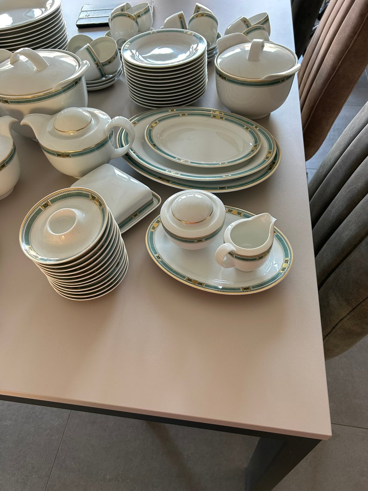 Te koop: 35-delig servies Hutschenreuther, Antiek en Kunst, Ophalen