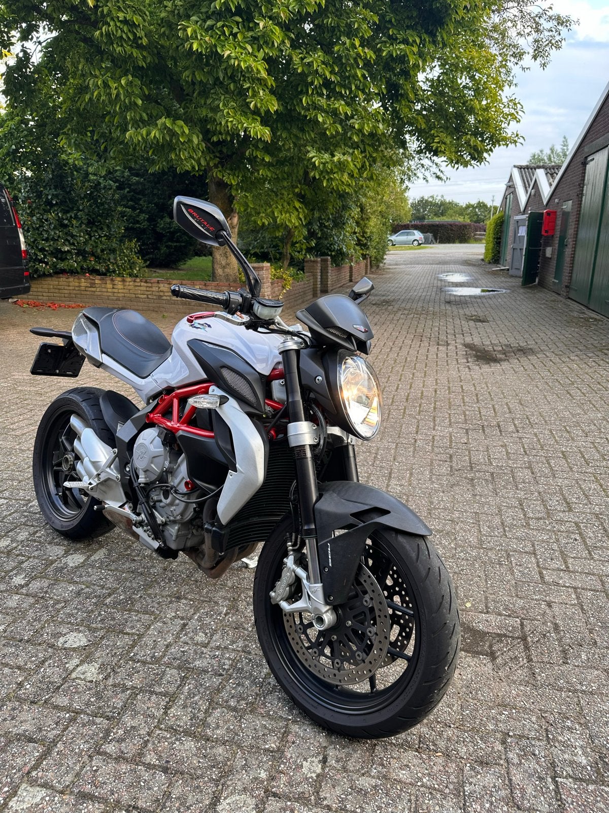 MV Agusta Brutale 800 R 2015, Motoren, Motoren | MV Agusta, Particulier, Naked bike, meer dan 35 kW, 3 cilinders, Motorrijbewijs A
