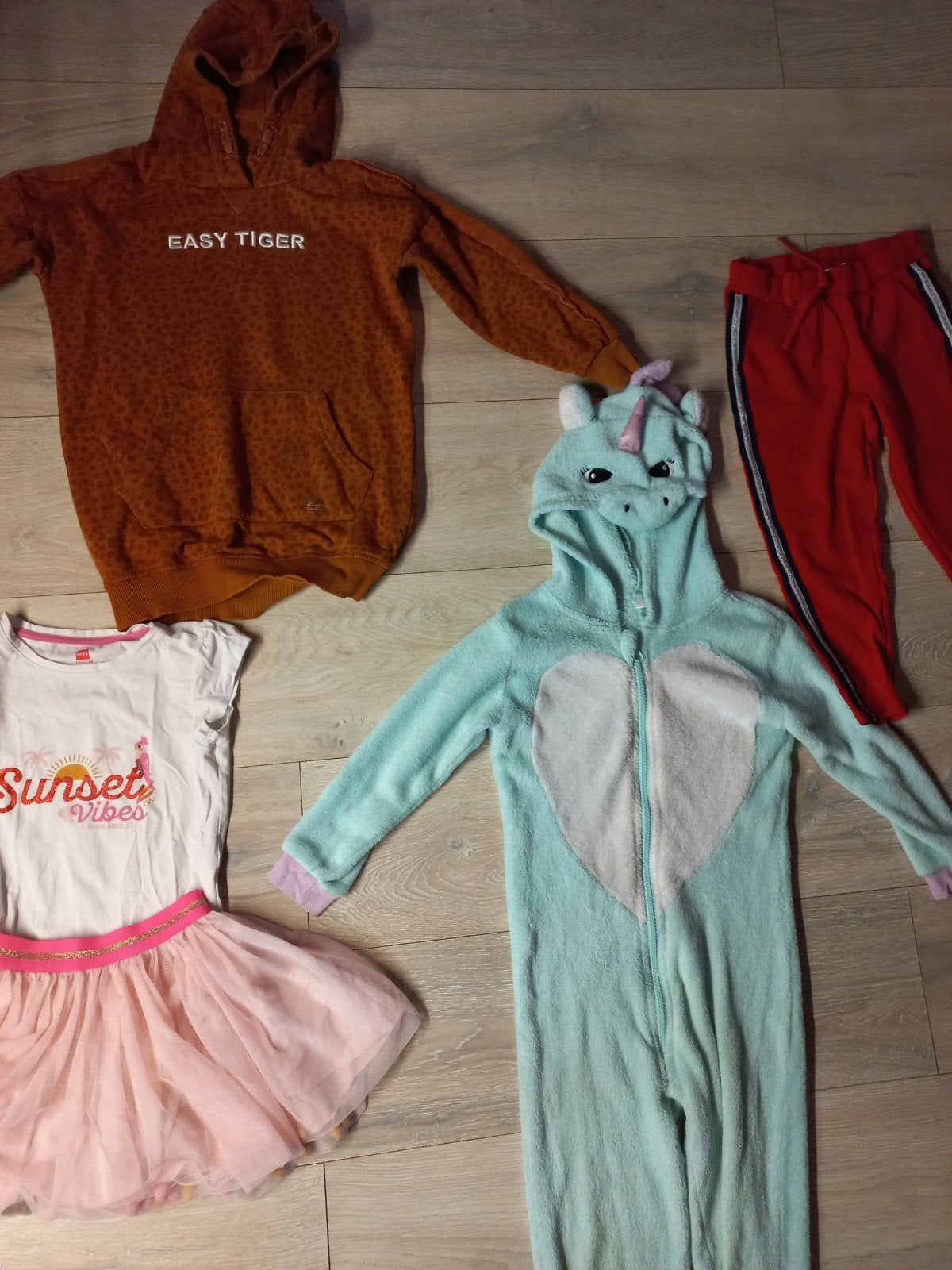 Prijs is voor alles  !! €1.50 per setje, Verzenden, Gebruikt, Maat 116