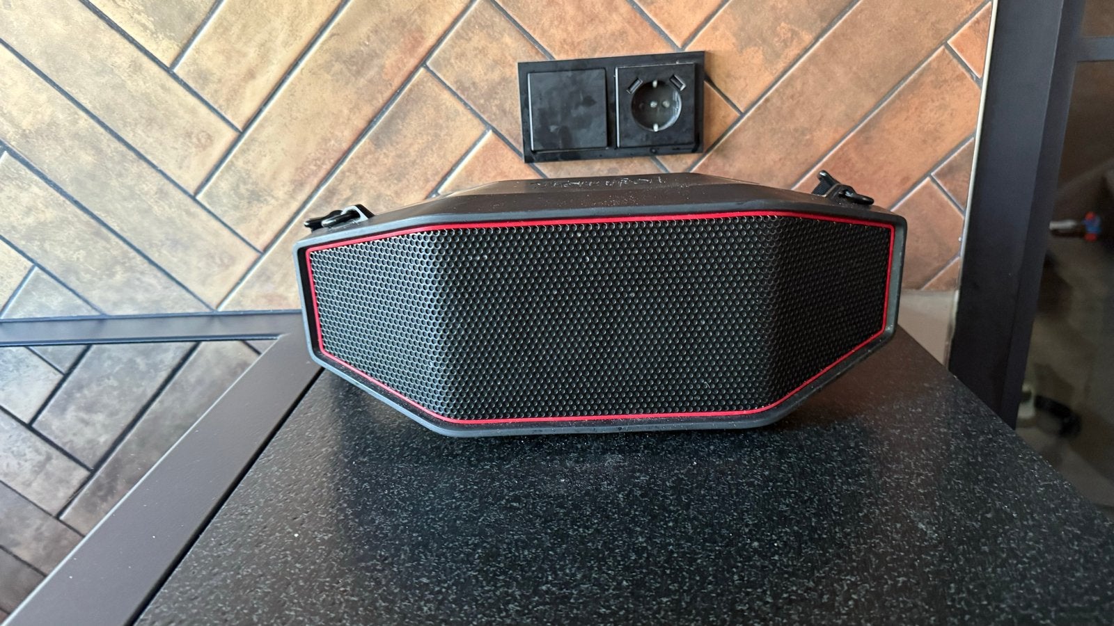 Teufel Rockster Cross: Krachtige spatwaterdichte Bluetooth s, Overige merken, Stofbestendig, Ophalen of Verzenden, Zo goed als nieuw