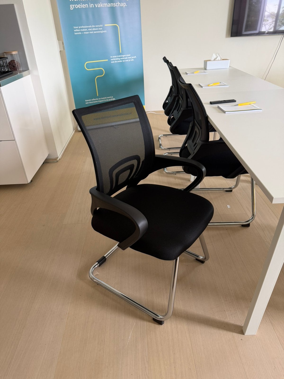 Vergaderstoelen – Nieuwstaat – Comfortabele mesh rugleuning, Ophalen, Nieuw zonder verpakking