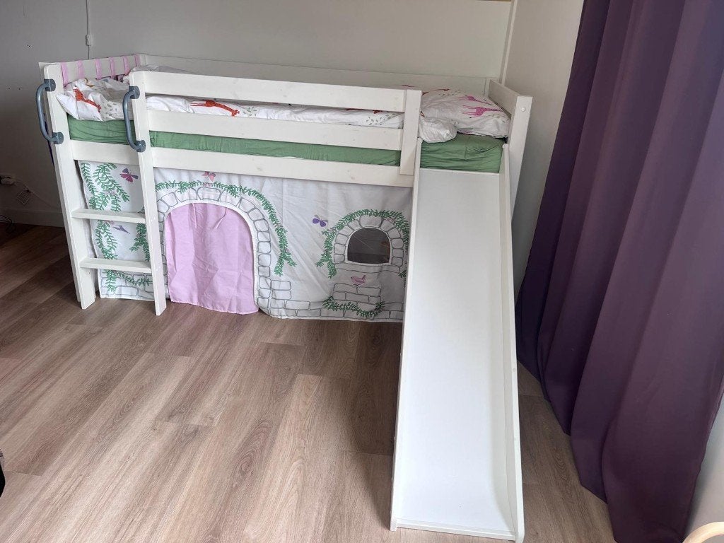 Speelbed met glijbaan – complete set + matras, Ophalen, 85 tot 100 cm, Hoogslaper of Stapelbed, Zo goed als nieuw