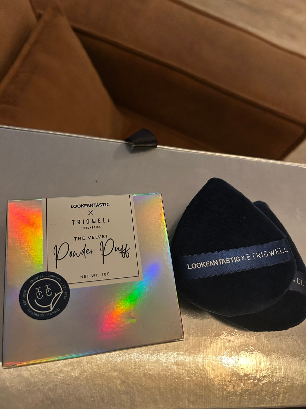 Lookfantastic x trigwell the velvet powder puff XL, Verzenden, Nieuw, Blauw