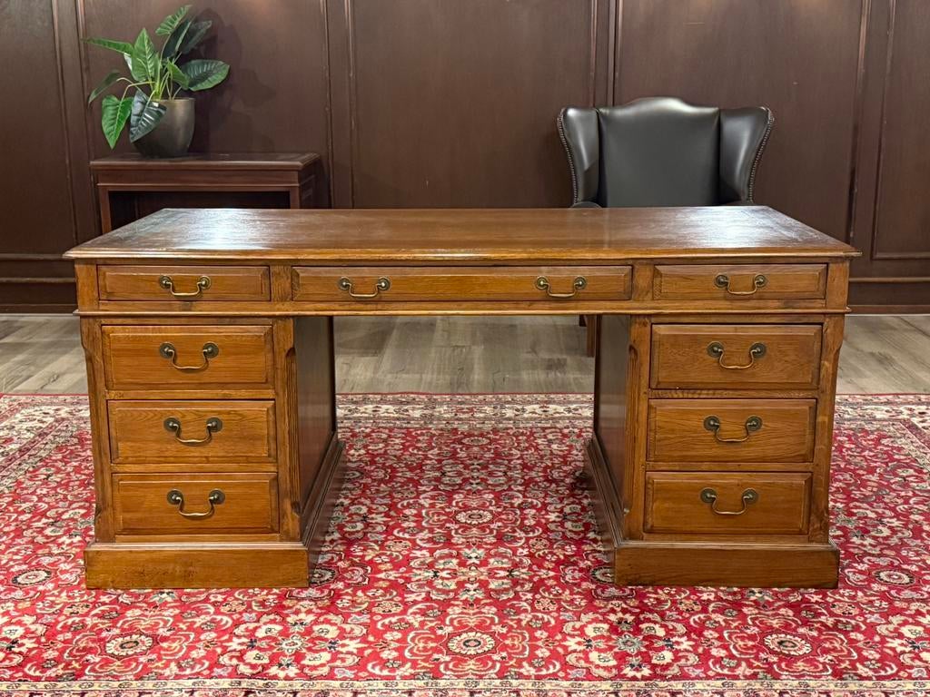 Klassiek Engels bureau #662, Hout, Bruin, Ophalen of Verzenden, Overige merken