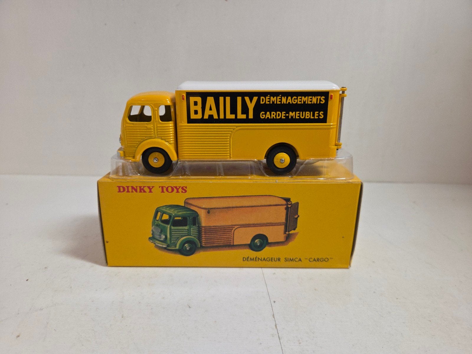 Dinky Toys Atlas Simca Cargo "Bailly", Auto, ., Dinky Toys, Ophalen of Verzenden