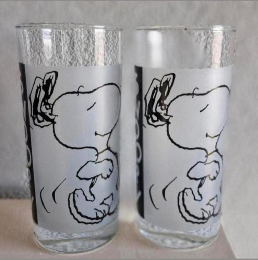 Twee Snoopy glazen, Ophalen of Verzenden, Zo goed als nieuw, Bierglas
