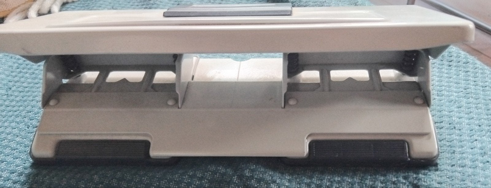 goed werkende Leitz perforator made in West Germany, Ophalen, Gebruikt