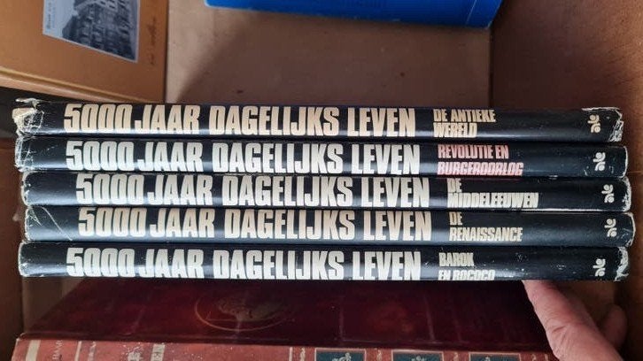 5000 Jaar Dagelijks Leven - Complete Serie, Ophalen of Verzenden, 14e eeuw of eerder, Gelezen, W. van Stuijvenberg
