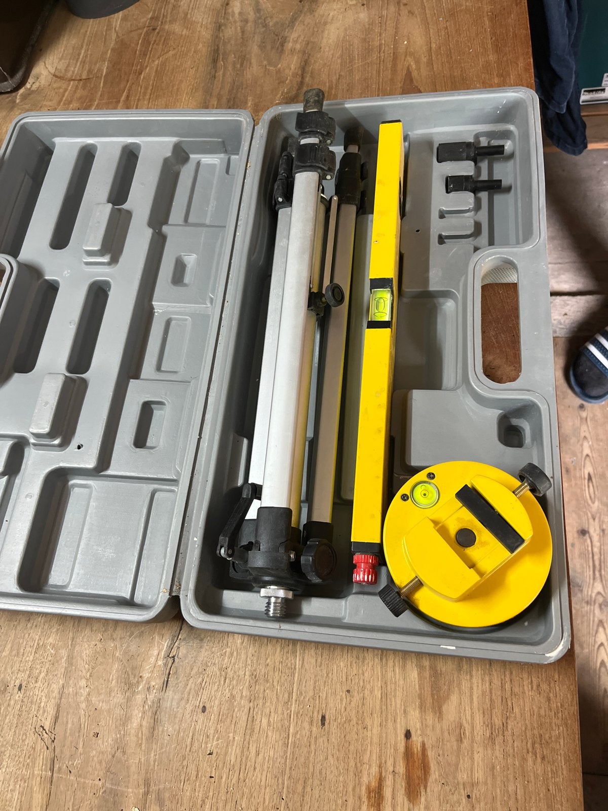 Lasertoolkit - Laserwaterpas met statief en toebehoren, Doe-het-zelf en Verbouw, Ophalen of Verzenden, Gebruikt, Licht