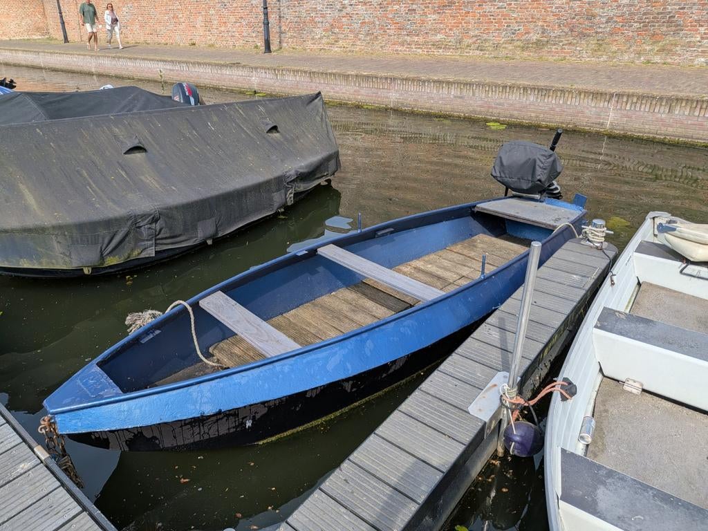 Visboot roeiboot met buitenboordmotor, Watersport en Boten, Ophalen, Gebruikt, Staal, Met motor