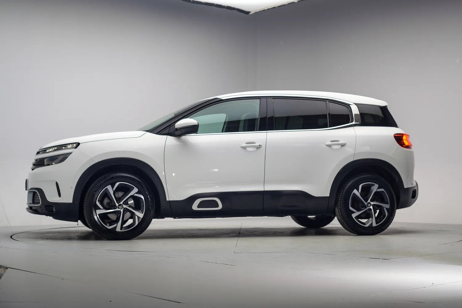 Citroën C5 Aircross 1.2 PureTech Feel [ Apple Carplay 360 C, 1350 kg, Gebruikt, 1199 cc, C5 Aircross