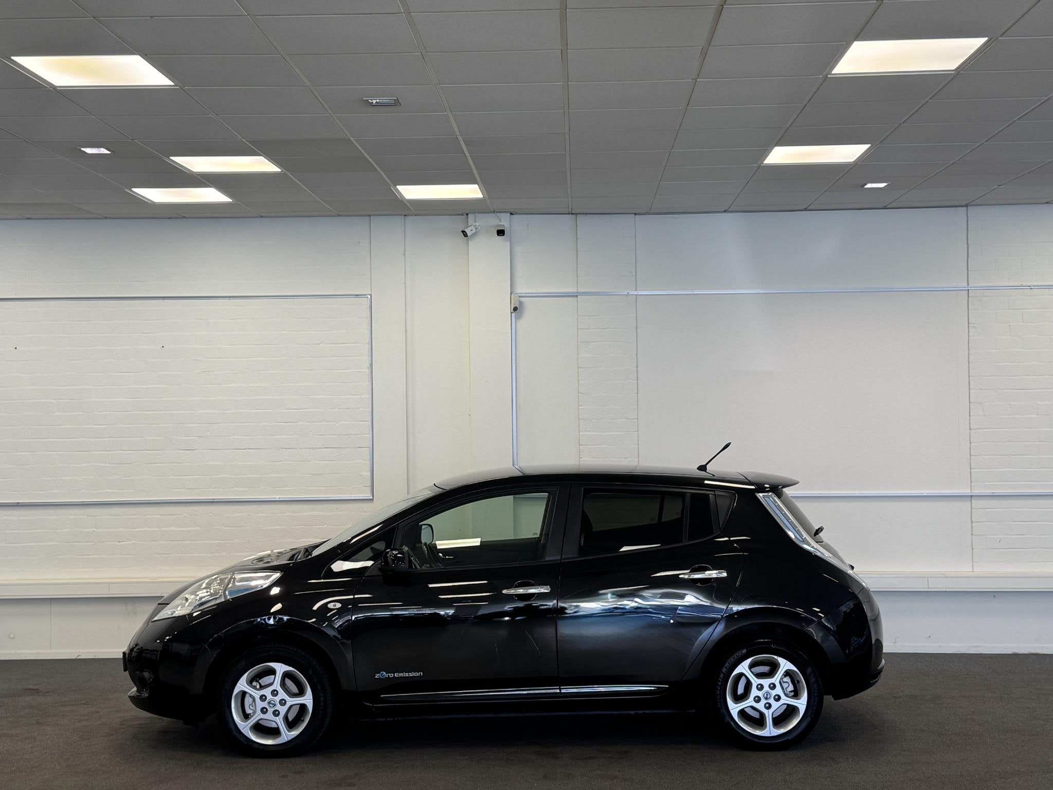 Nissan LEAF Acenta 24 kWh 1e Eigenaar Garantie SOH 76%, Auto's, Gebruikt, Alcantara, Zwart, Origineel Nederlands