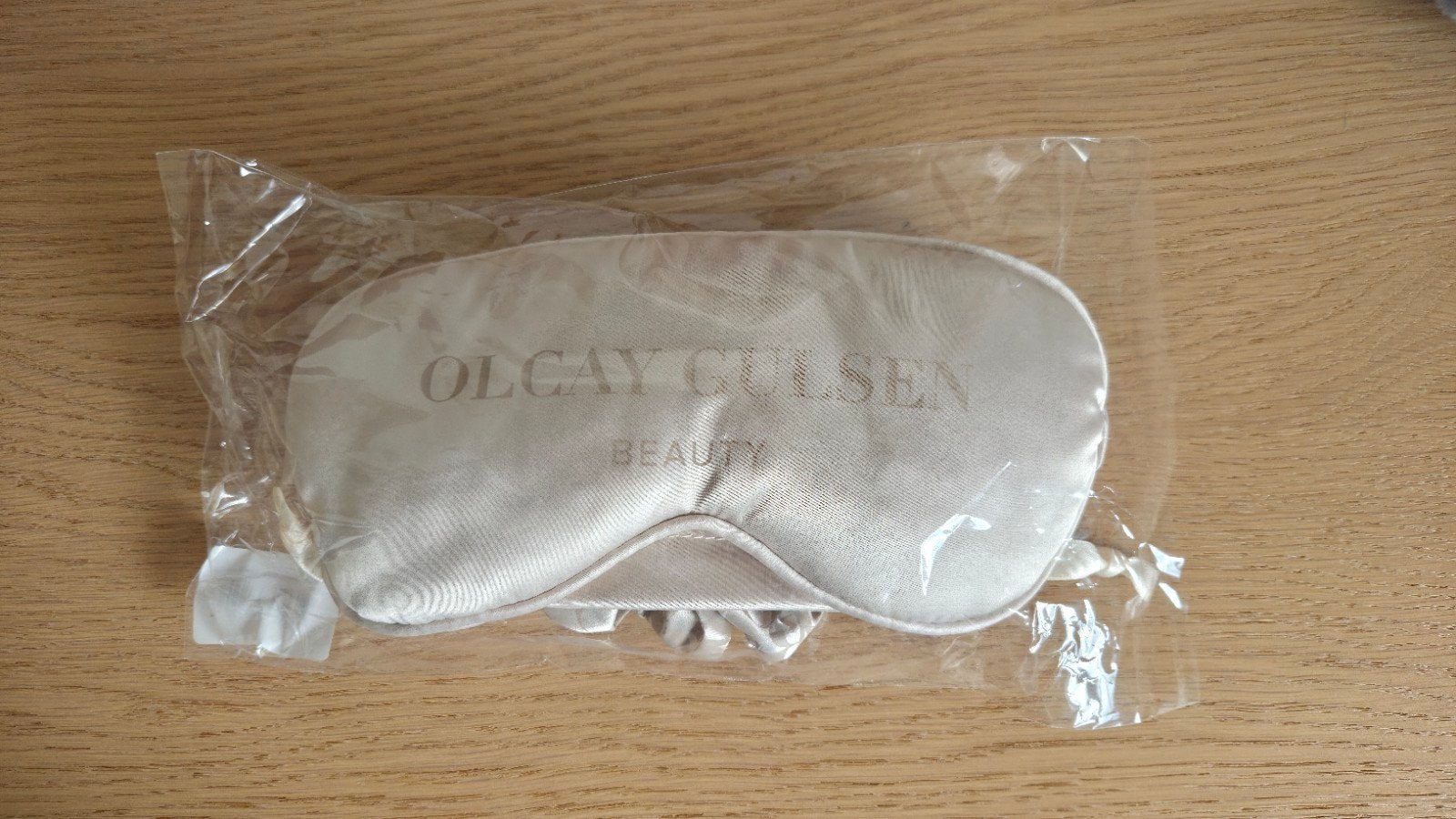 Olcay Gulsen Beauty Satin Eye Mask Set., Ophalen of Verzenden, Nieuw, Overige typen