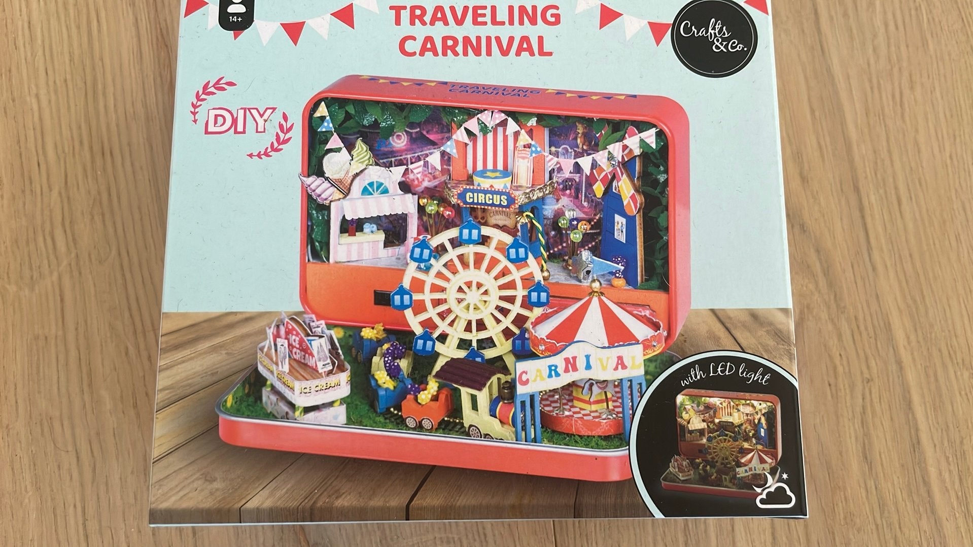 Diy traveling Carnival 14+, Hobby en Vrije tijd, Knutselen, Ophalen of Verzenden, Zo goed als nieuw, Knutselwerk