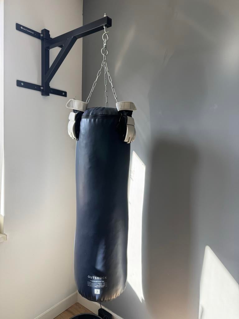 Outshock Bokszak 120 met muurbeugel - 20kg, Ophalen, Gebruikt, Bokszak