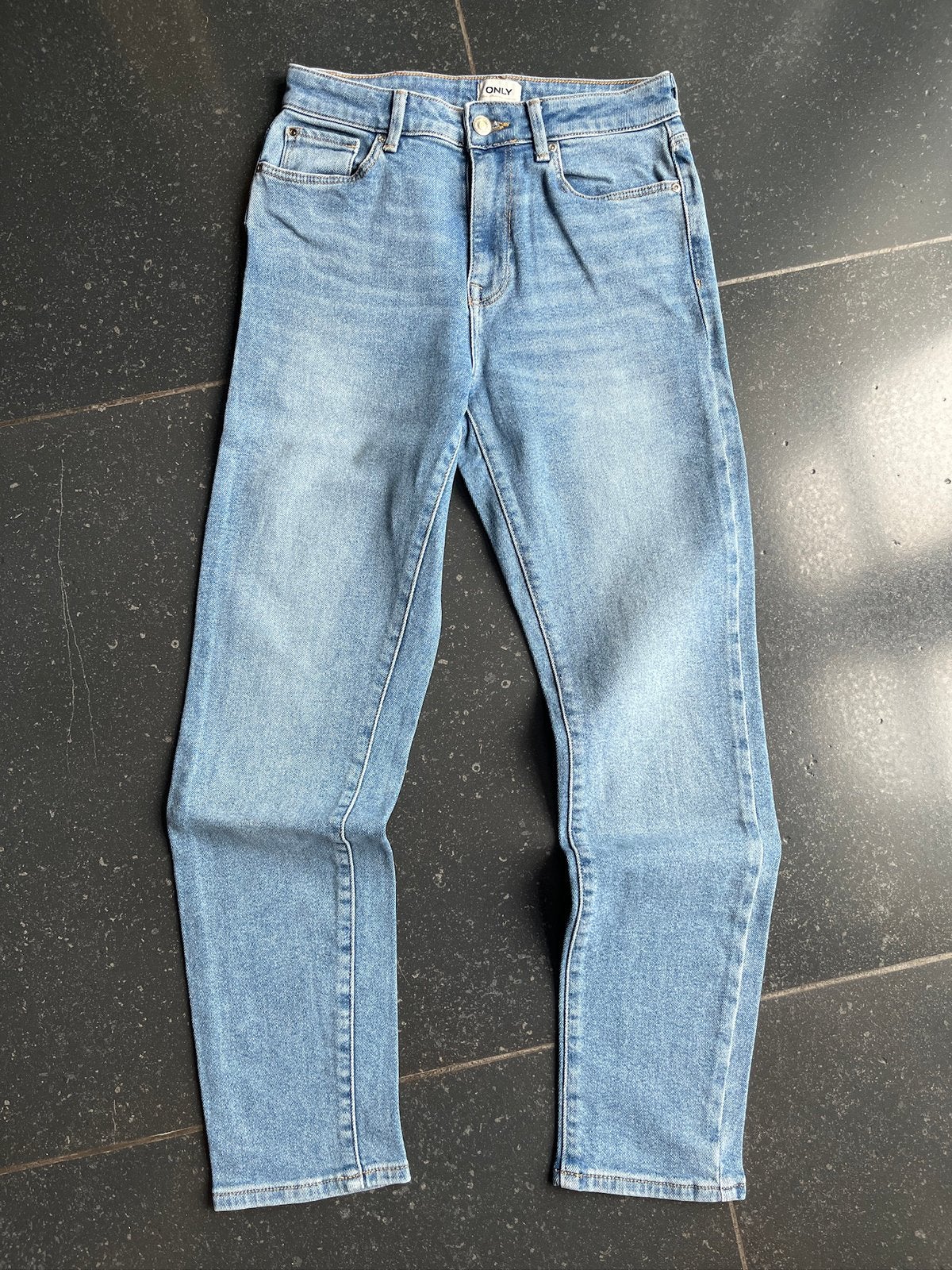 Dames / meisjes spijkerbroek / jeans van Only mt 27 / 34, Ophalen of Verzenden, Zo goed als nieuw, Blauw, W27 (confectie 34) of kleiner