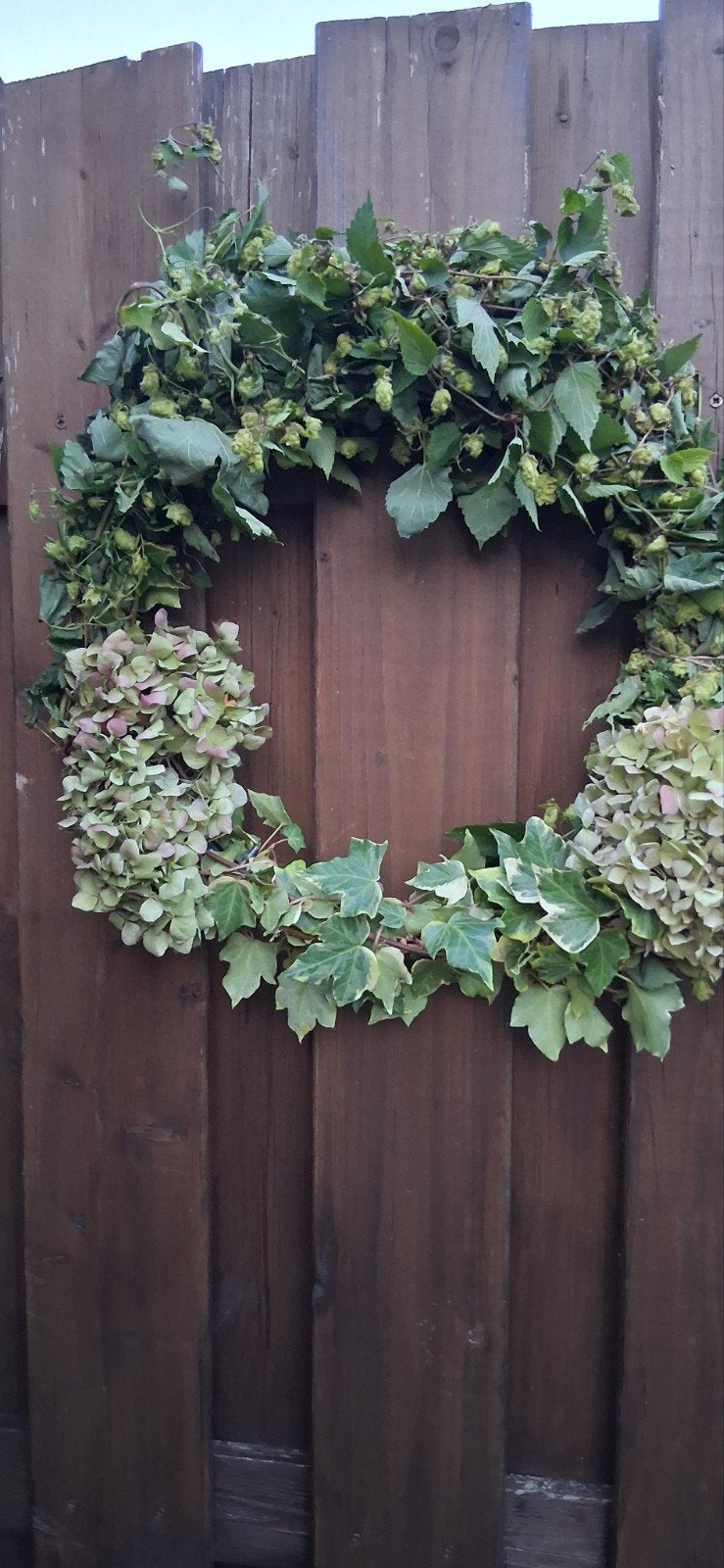 Verse bloemenkrans met hop en hortensia, Huis en Inrichting, Ophalen of Verzenden