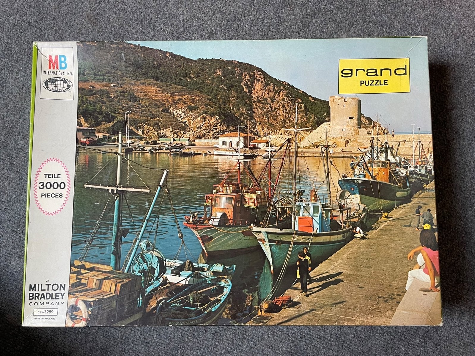 Milton Bradley Grand Puzzle 3000 stukjes havenzicht, Ophalen of Verzenden, Meer dan 1500 stukjes, Gebruikt, Legpuzzel