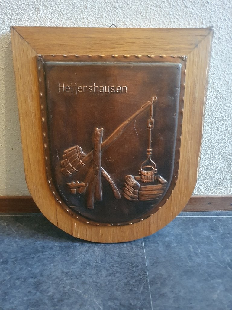 koperen plaquette Hetjershausen – waterput op houten schild, Antiek en Kunst, Ophalen of Verzenden