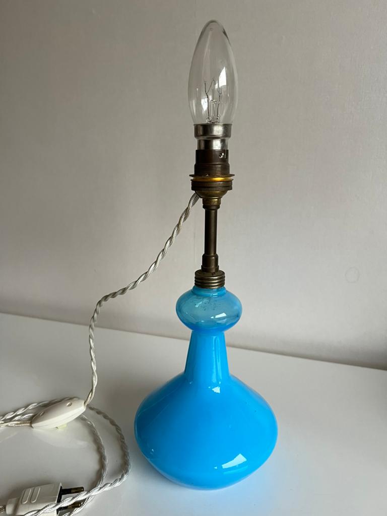 Vintage Blauw Opaline Glas Tafellamp Met Bajonet 50’s, Ophalen of Verzenden