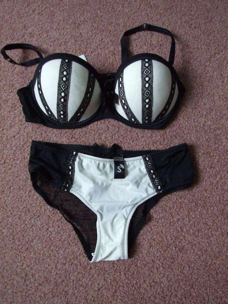 WOW Ten Cate nieuwe lingeriesetje 80B S zwart/wit, Wow Ten Cate, Ophalen of Verzenden, Meerkleurig, Setje