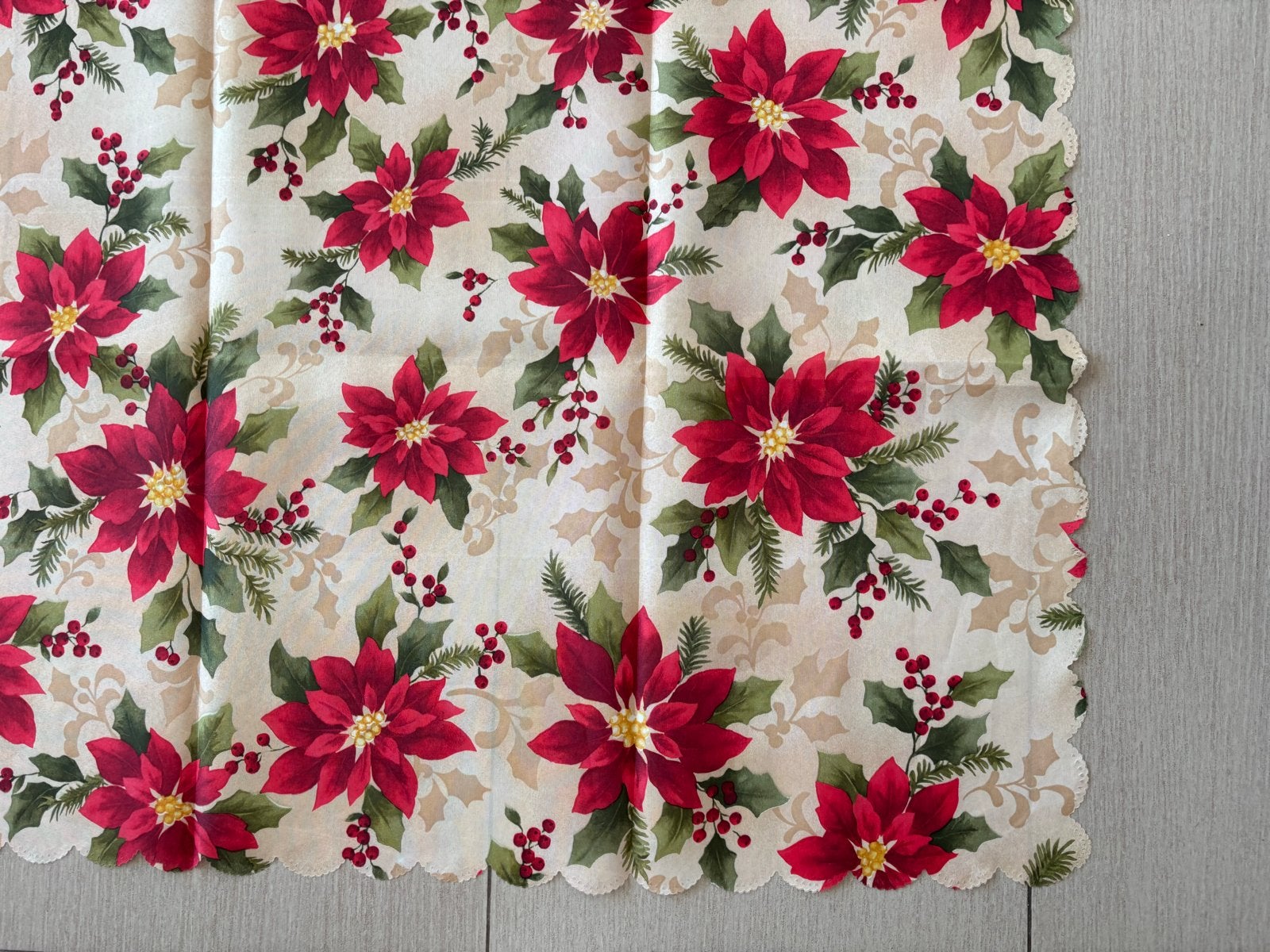 Kersttafellaken met Poinsettia's - 120x150 cm, Huis en Inrichting, Nieuw, Ophalen of Verzenden, Meerkleurig, Tafelkleed