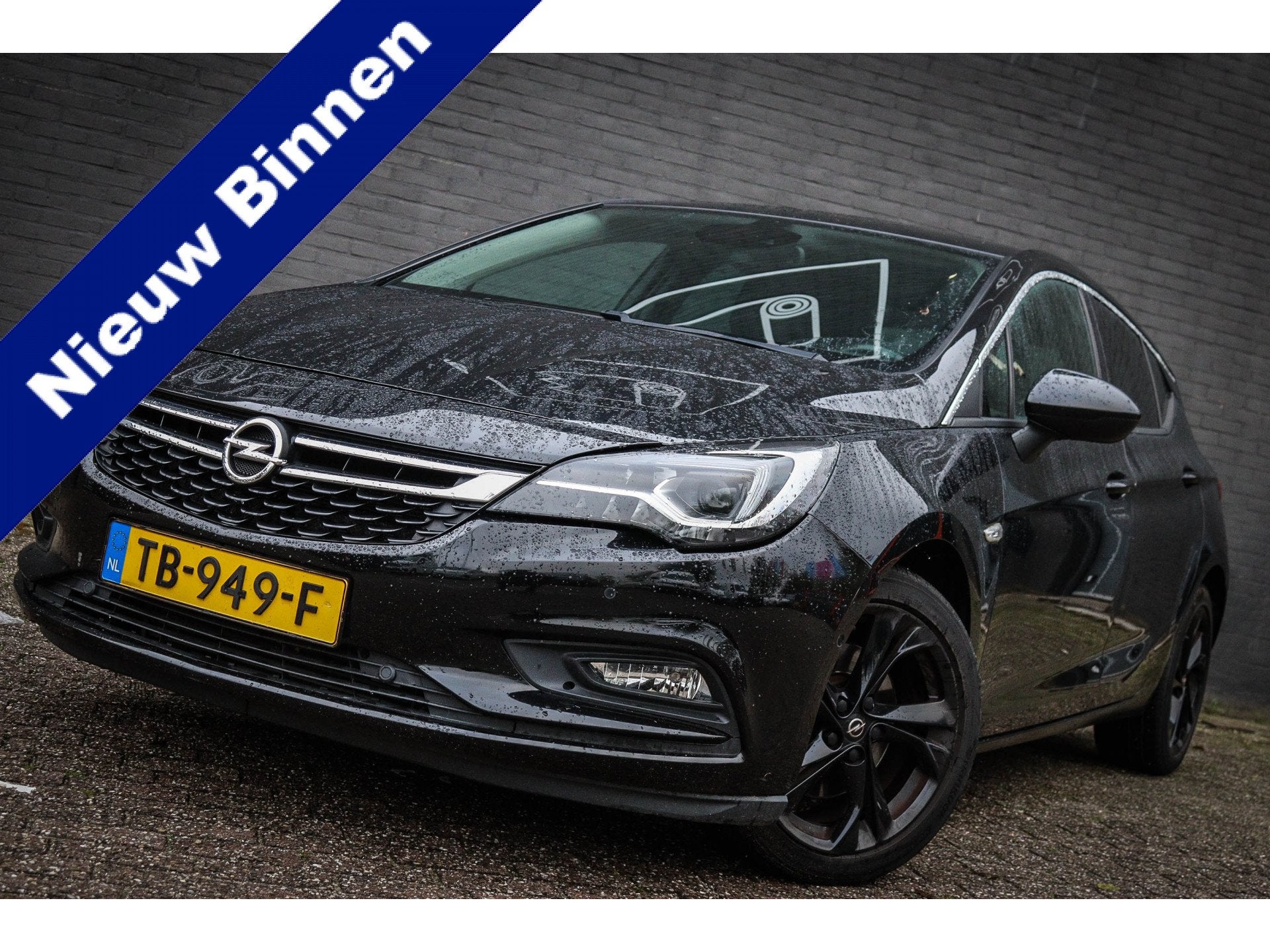 Opel Astra 1.6 Innovation Net binnen-Nu al te bezichtigen, Gebruikt, 4 cilinders, Zwart, Bedrijf
