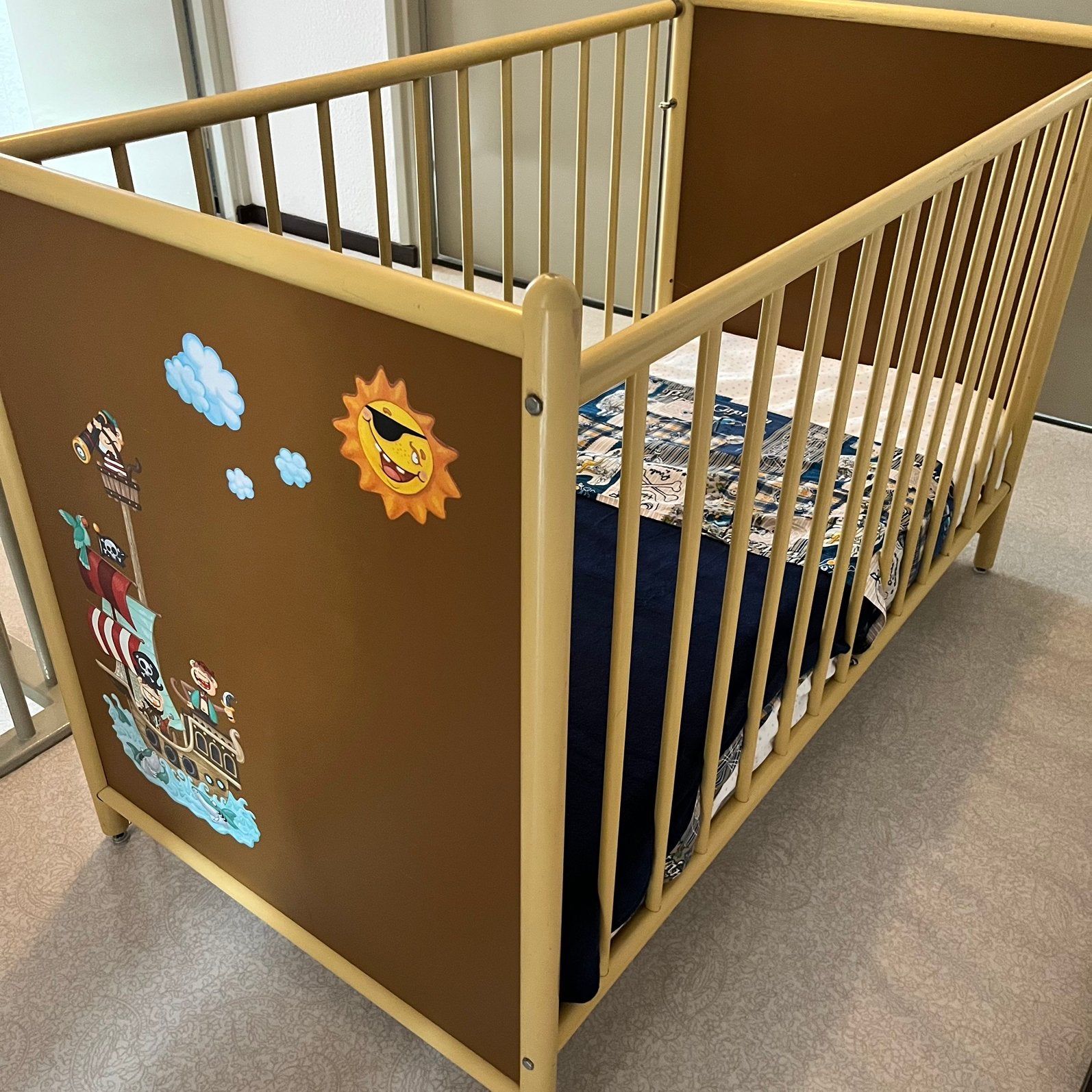 Retro vintage houten ledikant - babybed inclusief matras, Ophalen, Gebruikt, Ledikant