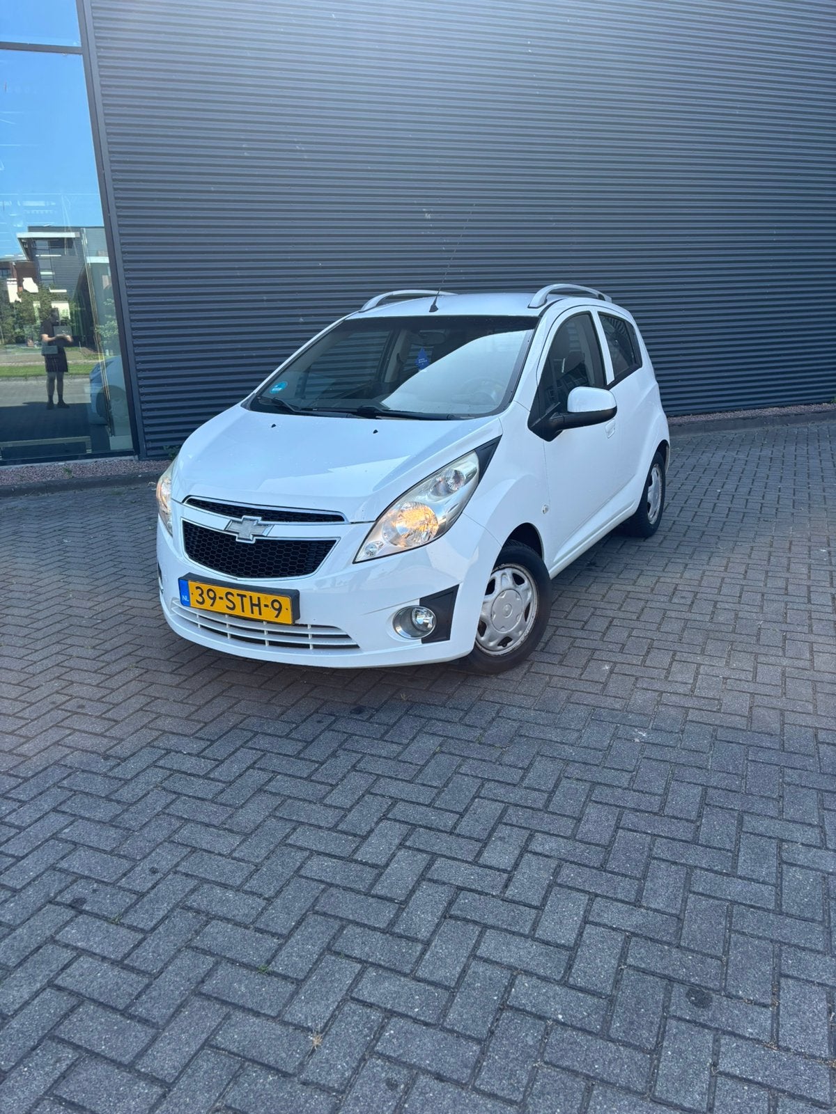 Chevrolet Spark 1.0 Bifuel 2011 Wit, 15 km/l, 37 €/maand, 4 cilinders, Wit