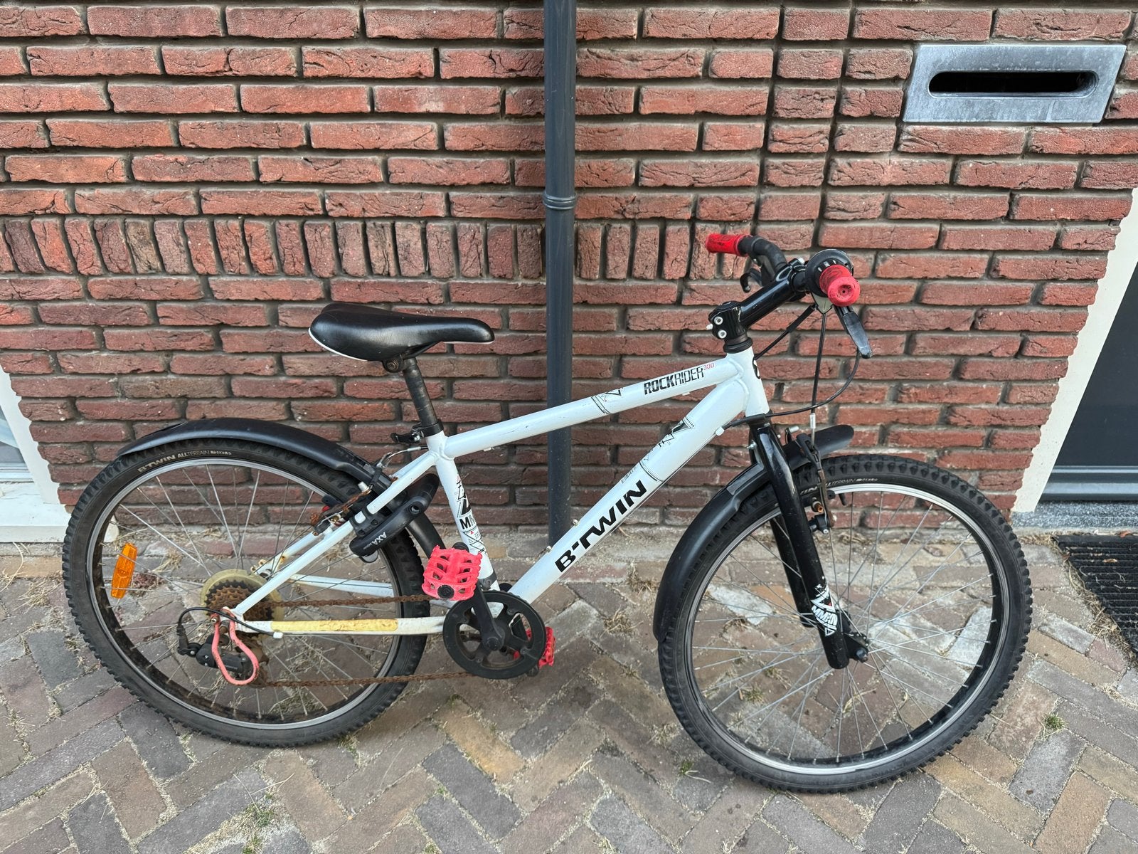 Jongensfiets RockRider 24 inch wit met vast slot, Ophalen, Handrem, Schijfrem, Gebruikt