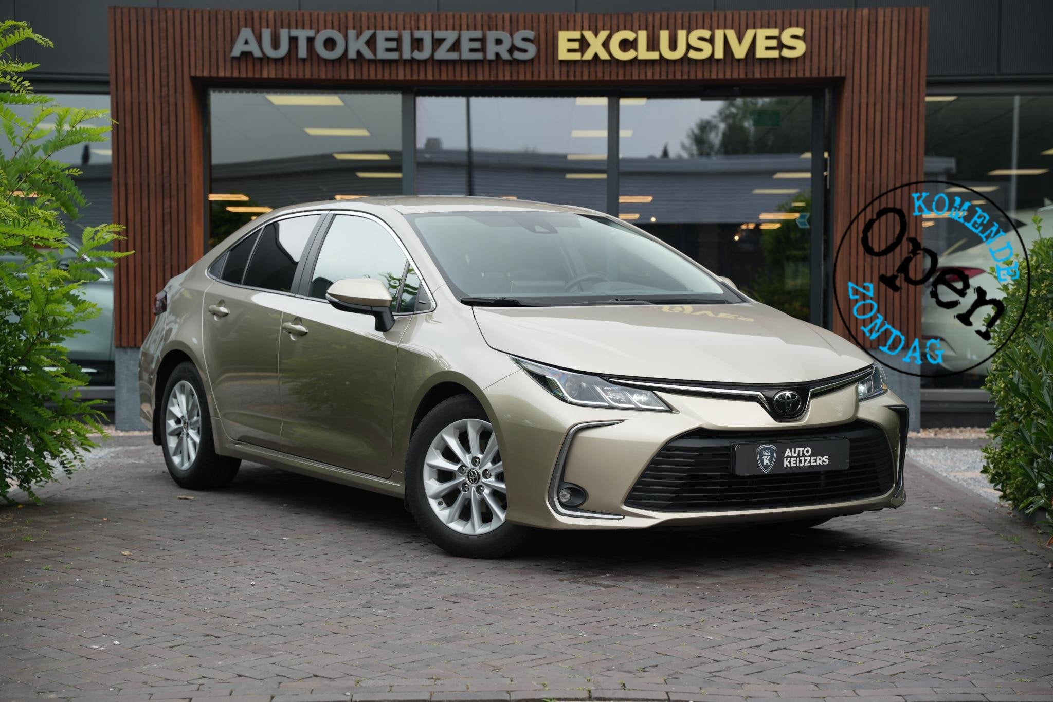 Toyota Corolla 1.5 Cruise Clima LED Automaat!, Auto's, Toyota, Gebruikt, 4 cilinders, Corolla, Bedrijf