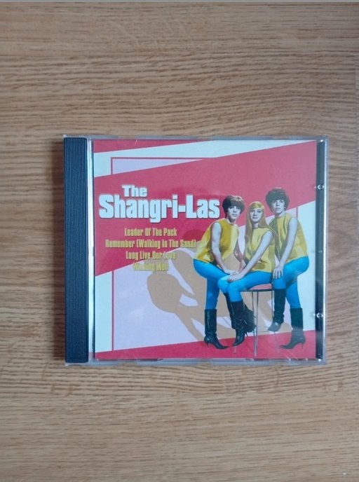 Cd the shangri-las, Ophalen of Verzenden, Zo goed als nieuw, Poprock, Verzamelalbum