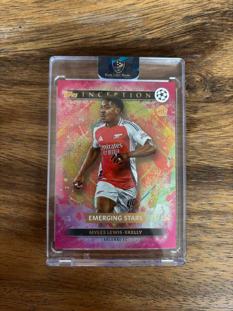 Myles Lewis-Skelly Topps Inception RC Arsenal FC 028/150, Ophalen of Verzenden, Zo goed als nieuw, Buitenlandse clubs, Spelerskaart