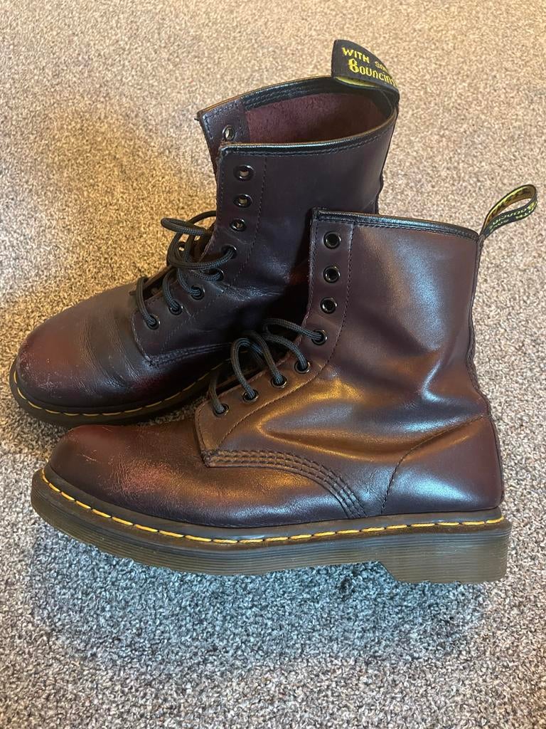 Dr. Martens 1460 Laarzen - Klassiek en Duurzaam, Lage of Enkellaarzen, Ophalen of Verzenden, Gedragen, Rood