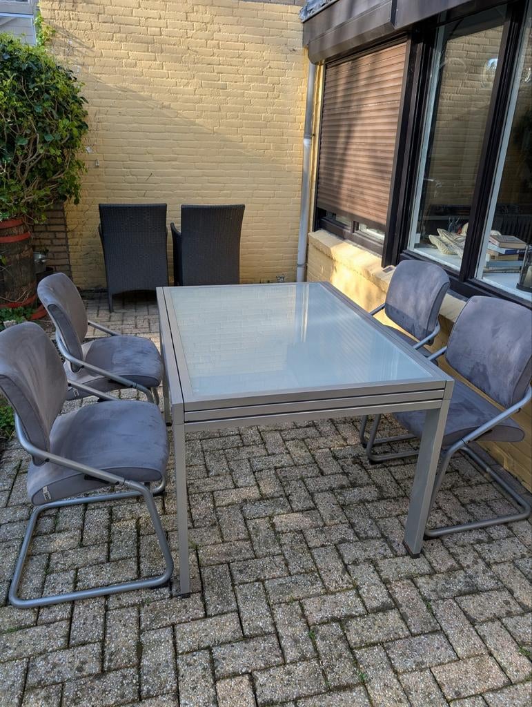 Hulsta uitklapbare eettafel met 4 stoelen, Huis en Inrichting, Ophalen, Gebruikt, 100 tot 150 cm, Overige materialen