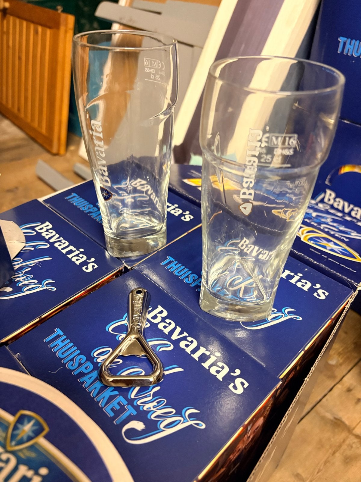Bavaria bierglazen, viltjes en flesopener, Verzamelen, Biermerken, Ophalen, Gebruikt, Flesopener, Bavaria