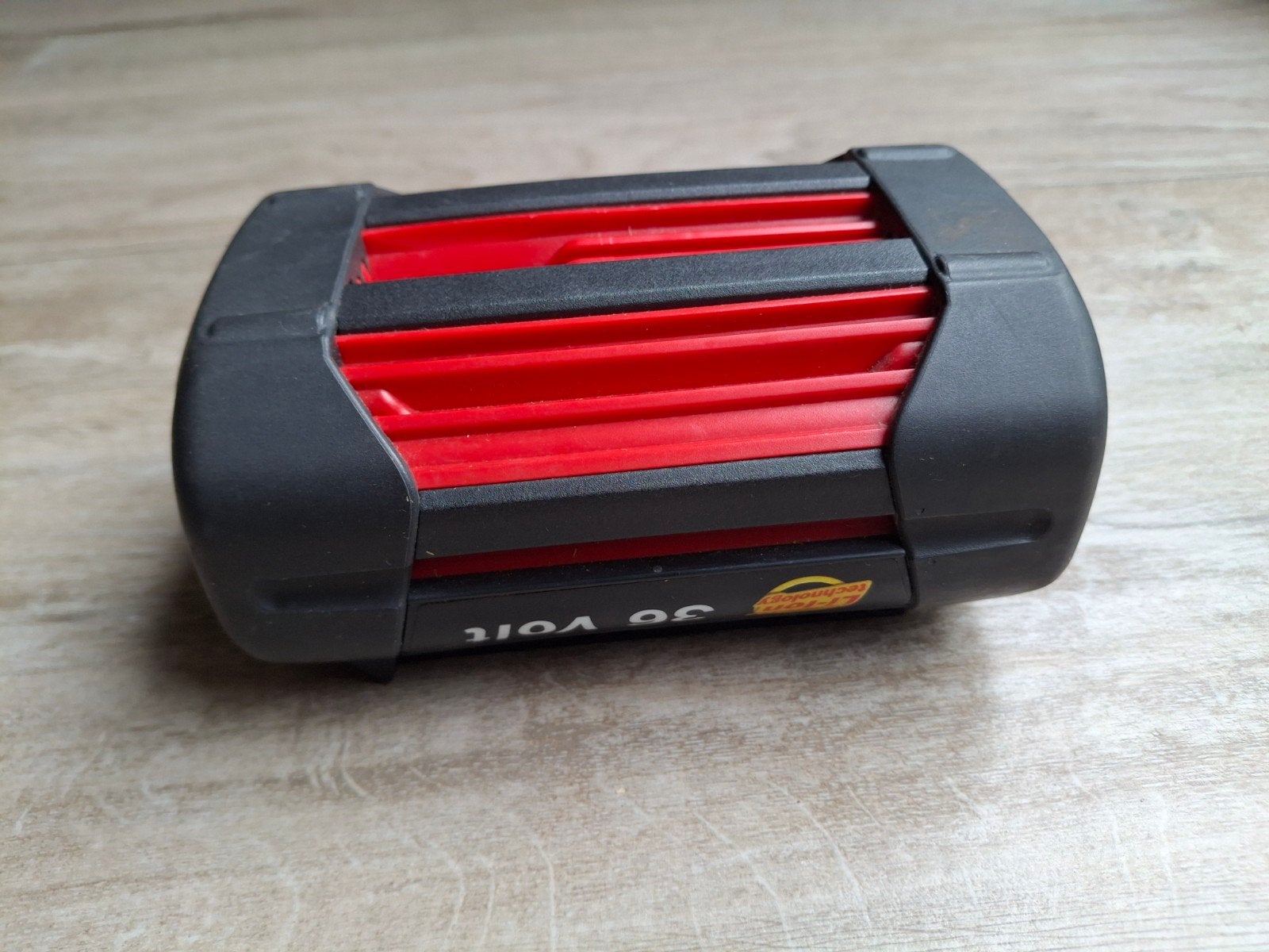 2xAccu: Bosch GBA 36V Li-Ion 2.6 Ah + accu 36 V 4Ah, Ophalen, Gebruikt