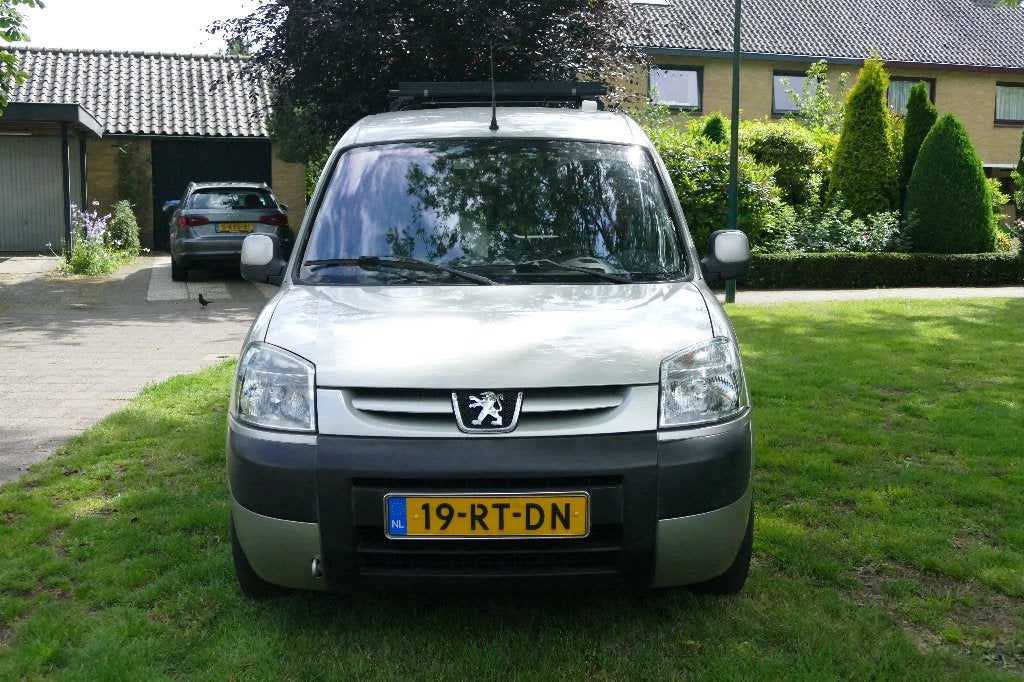 Mini Camper - Peugeot Partner 1.6 16V XT Combi 2005 Grijs, 4 cilinders, 1226 kg, Origineel Nederlands, Overige kleuren